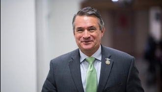 دان بیکن، نماینده جمهوری‌خواه ایالت نبراسکا در کنگره آمریکا