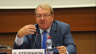 استرون استیونسون نماینده پیشین پارلمان اروپا و رئیس مشترک کمیته بین‌المللی در جستجوی عدالت 