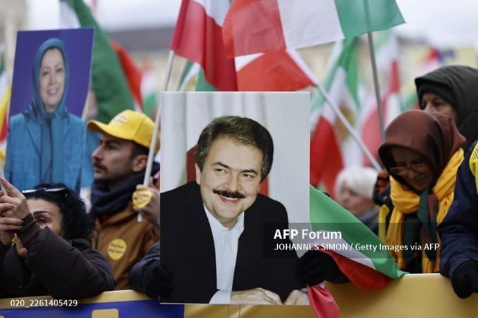 انعکاس خبرگزاری فرانسه از تظاهرات ایرانیان آزاده و یاران شورشگر در مونیخ همزمان با کنفرانس امنیتی مونیخ انعکاس خبرگزاری فرانسه از تظاهرات ایرانیان آزاده و یاران شورشگر در مونیخ همزمان با کنفرانس امنیتی مونیخ