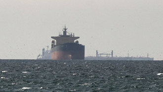 یک کشتی در خلیج‌فارس