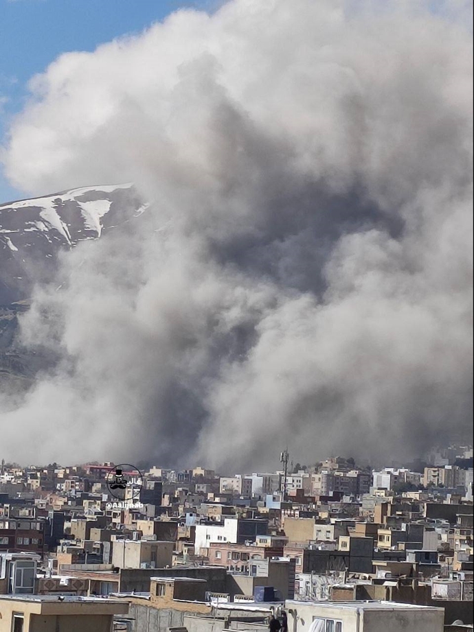 حملات شدید هوایی به مراکز رژیم در سنندج