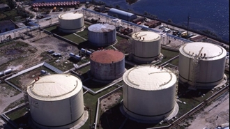 تصویری از مخازن نفت