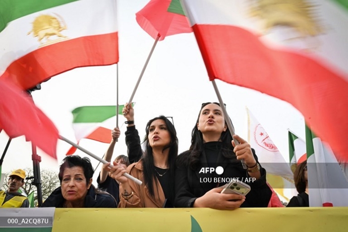 خبرگزاری فرانسه گزارش تصویری از تظاهرات ایرانیان آزاده در پاریس