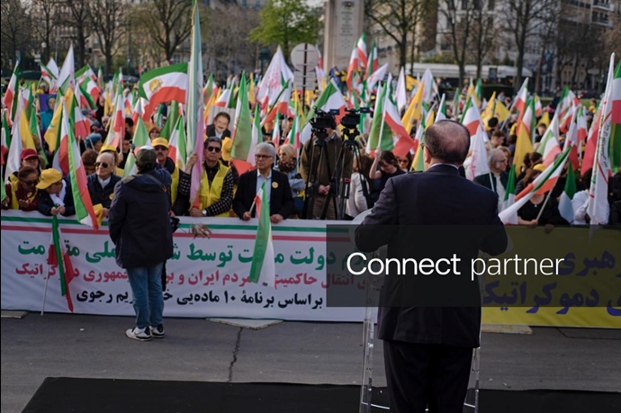 گزارش تصویری رویترز از تظاهرات ایرانیان آزاده در میدان تروکادرو پاریس