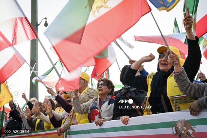 خبرگزاری فرانسه گزارش تصویری از تظاهرات ایرانیان آزاده در پاریس