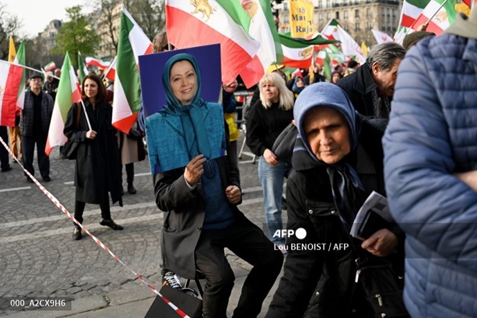خبرگزاری فرانسه گزارش تصویری از تظاهرات ایرانیان آزاده در پاریس