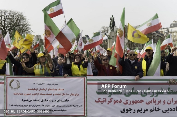 خبرگزاری فرانسه گزارش تصویری از تظاهرات ایرانیان آزاده در پاریس
