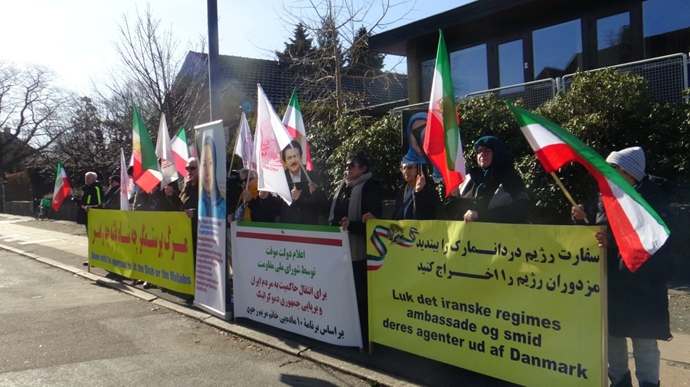 کپنهاگ - آکسیون ایرانیان آزاده در مقابل سفارت آخوندها در حمایت از قیام سراسری مردم ایران - ۱۴اسفند