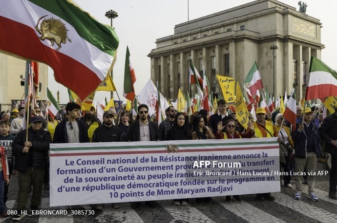 خبرگزاری فرانسه گزارش تصویری از تظاهرات ایرانیان آزاده در پاریس