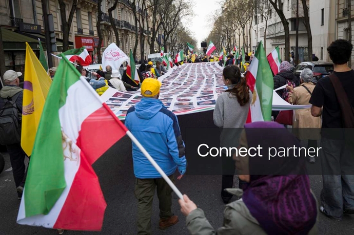 گزارش تصویری رویترز از تظاهرات ایرانیان آزاده در میدان تروکادرو پاریس