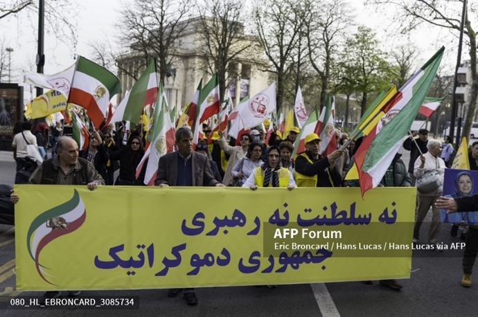 خبرگزاری فرانسه گزارش تصویری از تظاهرات ایرانیان آزاده در پاریس