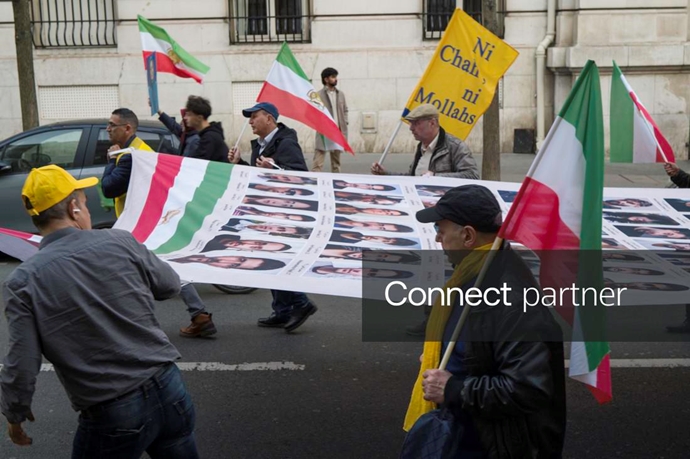 گزارش تصویری رویترز از تظاهرات ایرانیان آزاده در میدان تروکادرو پاریس