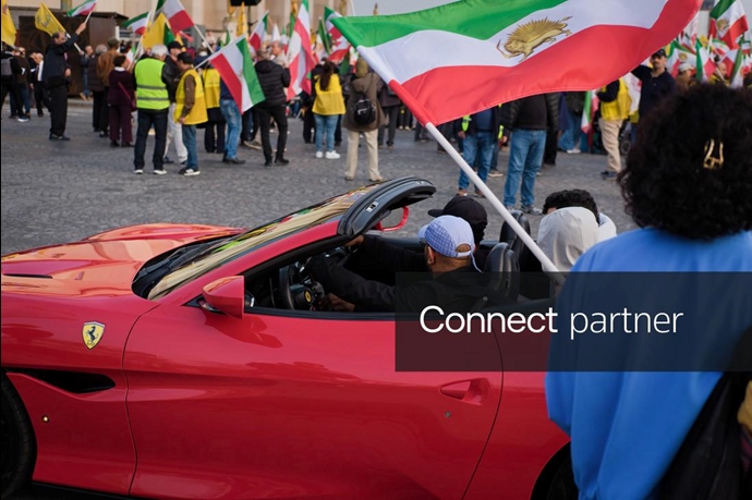 گزارش تصویری رویترز از تظاهرات ایرانیان آزاده در میدان تروکادرو پاریس