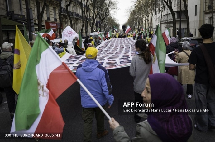 خبرگزاری فرانسه گزارش تصویری از تظاهرات ایرانیان آزاده در پاریس