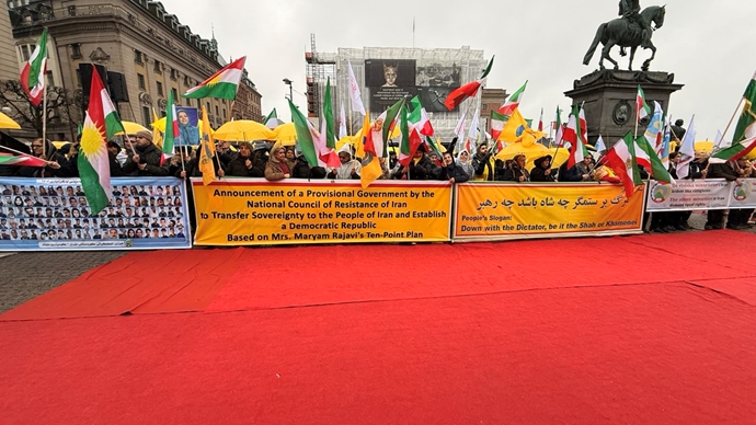 استکهلم - تظاهرات ایرانیان آزاده در حمایت از اعلام دولت موقت و حمایت از قیام سراسری مردم ایران - ۲۳اسفند استکهلم - تظاهرات ایرانیان آزاده در حمایت از اعلام دولت موقت و حمایت از قیام سراسری مردم ایران - ۲۳اسفند