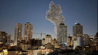 تصاویری از انفجار شدید و دود ناشی از انفجار در اطراف محوطه صدا و سیما در تهران