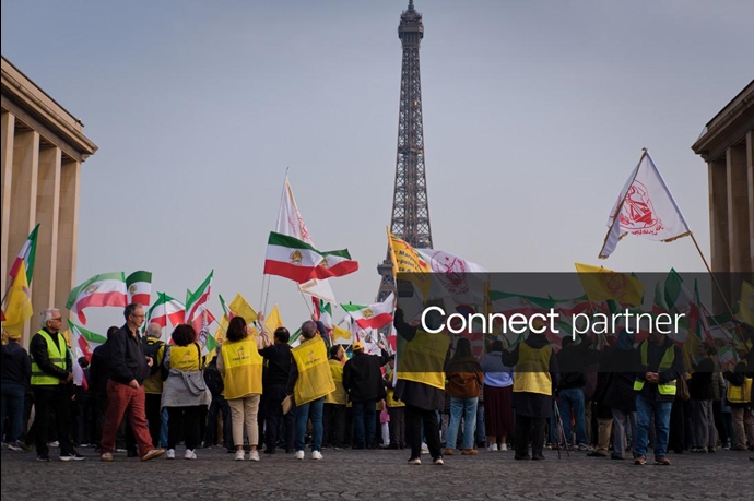 گزارش تصویری رویترز از تظاهرات ایرانیان آزاده در میدان تروکادرو پاریس