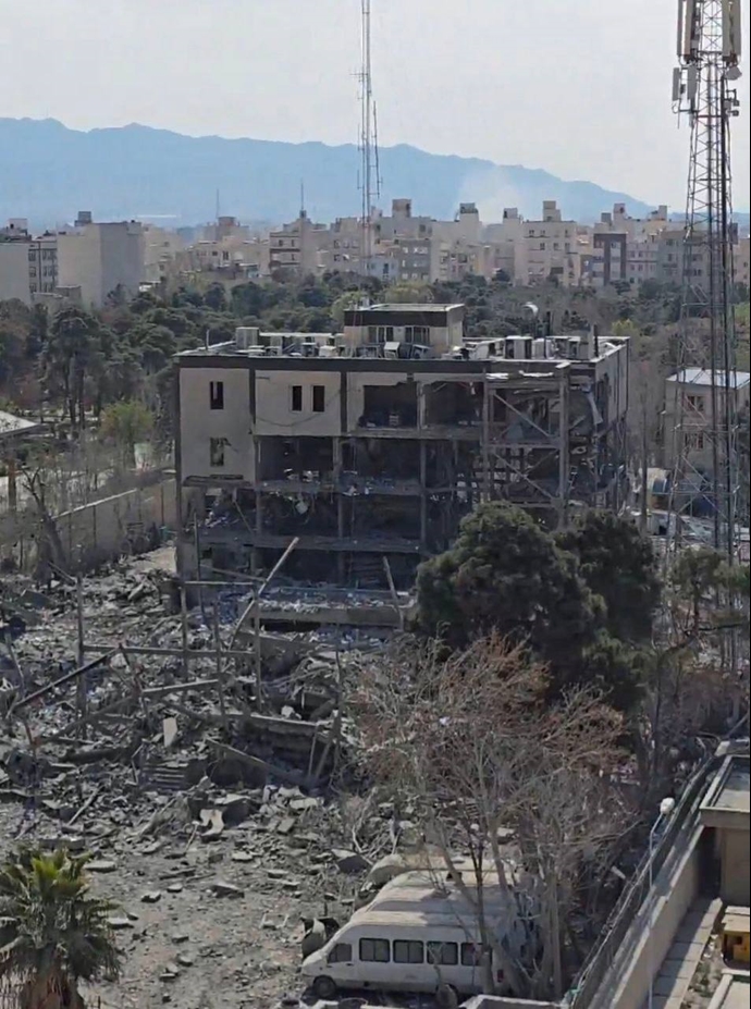  ویرانی کامل کلانتری ۱۲۱ موسوم به سلیمانی در خیابان نبرد تهران