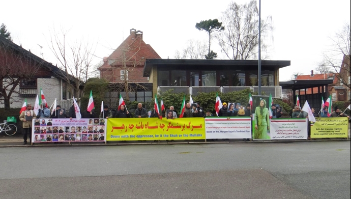 کپنهاک - تظاهرات ایرانیان آزاده در مقابل سفارت رژیم آخوندی در حمایت از اعلام دولت موقت توسط شورای ملی مقاومت ایران