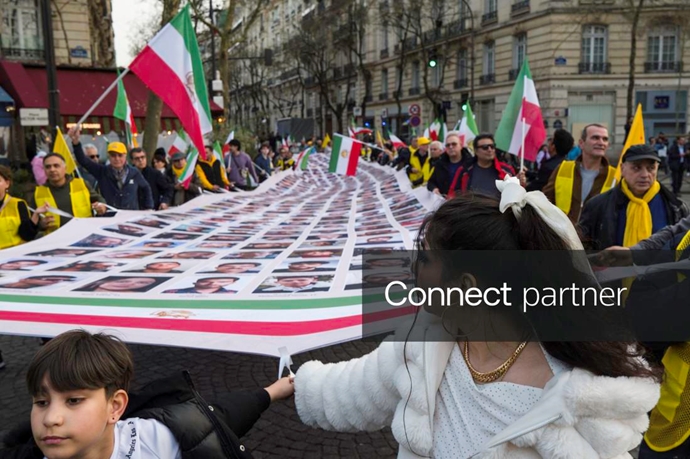 گزارش تصویری رویترز از تظاهرات ایرانیان آزاده در میدان تروکادرو پاریس