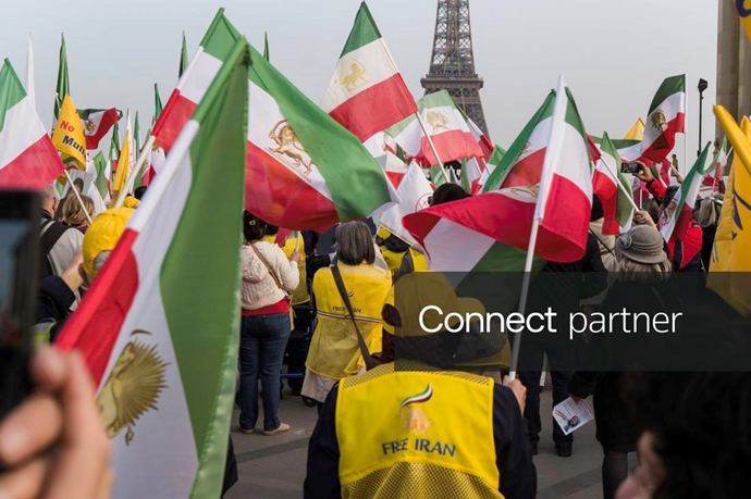 گزارش تصویری رویترز از تظاهرات ایرانیان آزاده در میدان تروکادرو پاریس