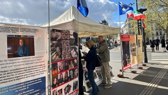 پاریس، میدان باستیل - برگزاری میز کتاب در همبستگی با قیام سراسری مردم ایران توسط هواداران سازمان مجاهدین 