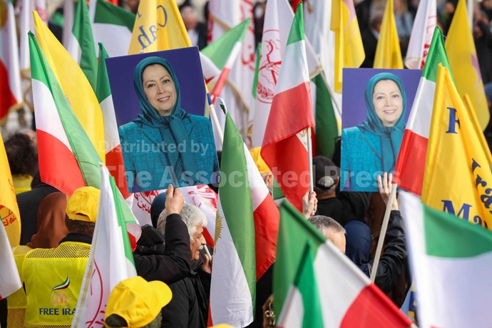 گزارش تصویری آسوشیتدپرس از تظاهرات ایرانیان آزاده در پاریس گزارش تصویری آسوشیتدپرس از تظاهرات ایرانیان آزاده در پاریس