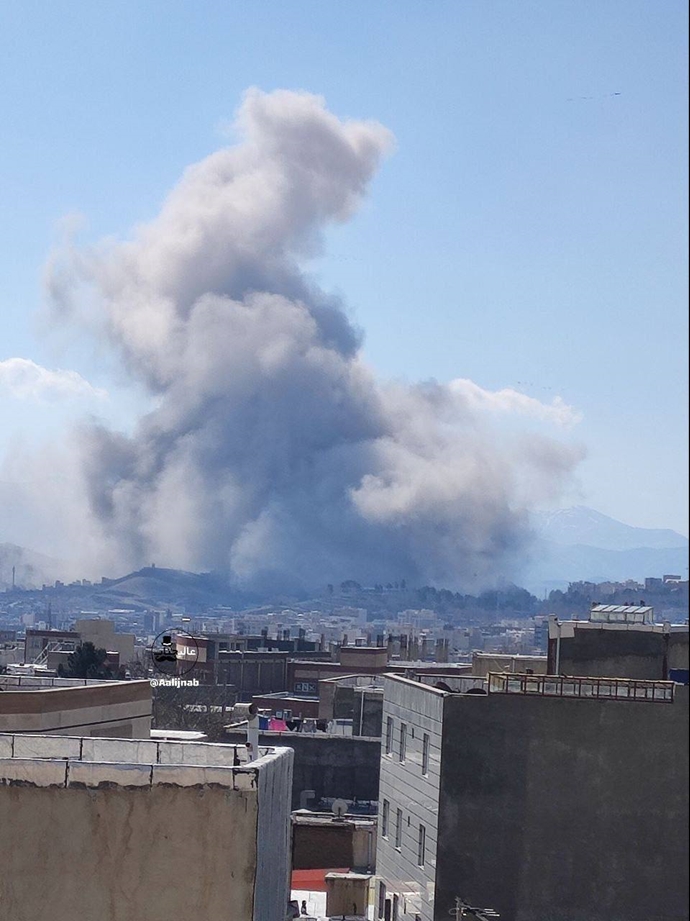 حملات شدید هوایی به مراکز رژیم در سنندج