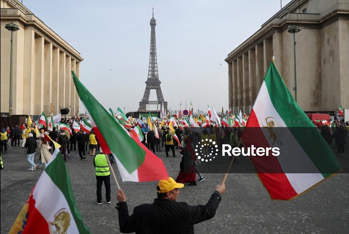 گزارش تصویری رویترز از تظاهرات ایرانیان آزاده در میدان تروکادرو پاریس