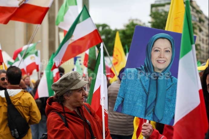 گزارش تصویری آسوشیتدپرس از تظاهرات ایرانیان در پاریس