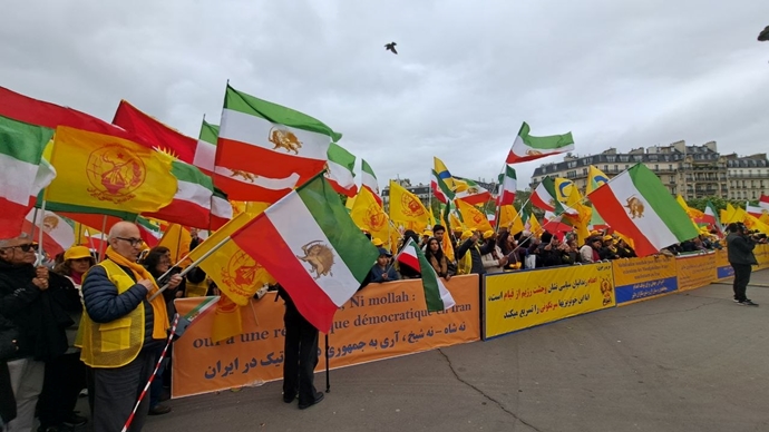 تظاهرات بزرگ ایرانیان در پاریس در محکومیت اعدام مجاهدان قهرمان و شورشگران دلیر - ۲۲ فروردین ۱۴۰۵