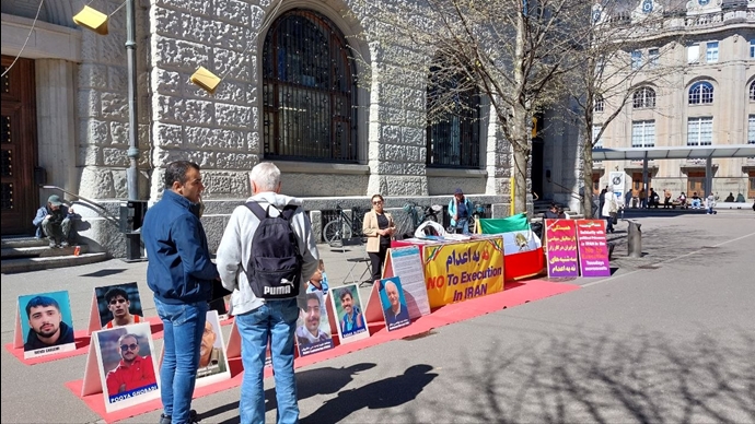 سنت گالن سوئیس - آکسیون ایرانیان آزاده در اعتراض به اعدامهای جنایتکارانه زندانیان سیاسی و در حمایت از قیام سراسری - ۱۸فروردین سنت گالن سوئیس - آکسیون ایرانیان آزاده در اعتراض به اعدامهای جنایتکارانه زندانیان سیاسی و در حمایت از قیام سراسری - ۱۸فروردین