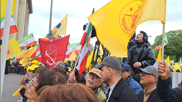 تظاهرات بزرگ ایرانیان در پاریس در محکومیت اعدام مجاهدان قهرمان و شورشگران دلیر - ۲۲ فروردین ۱۴۰۵