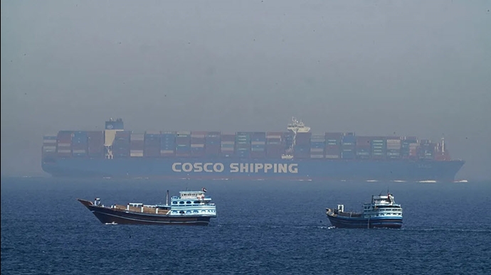 تصویری از چند کشتی در تنگه هرمز