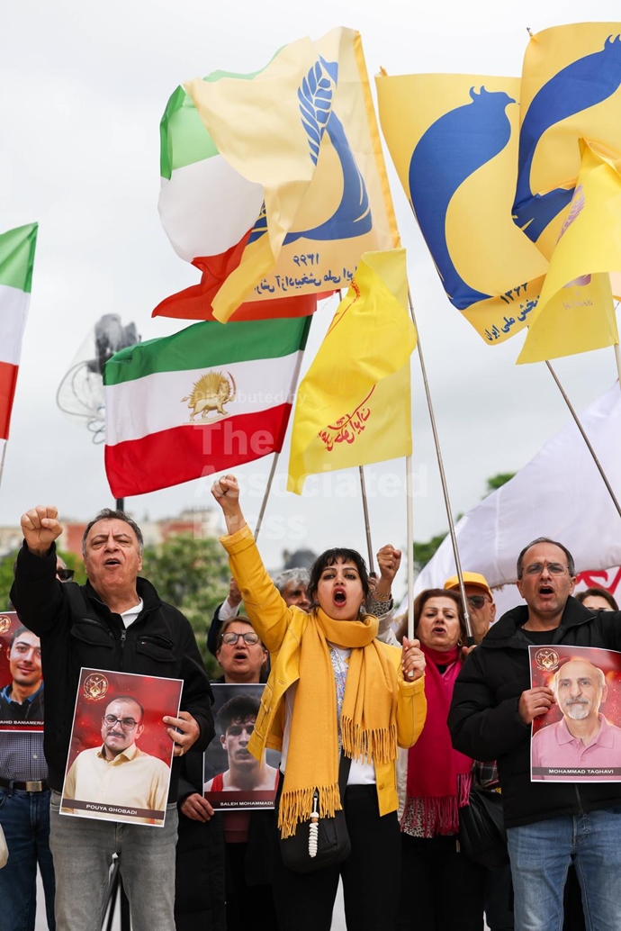 گزارش تصویری آسوشیتدپرس از تظاهرات ایرانیان در پاریس