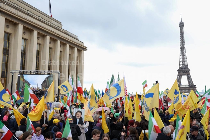 گزارش تصویری آسوشیتدپرس از تظاهرات ایرانیان در پاریس