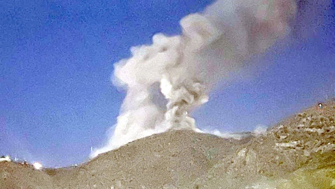 حمله هوایی آمریکا و اسراییل به کوه‌های جماران و آبک