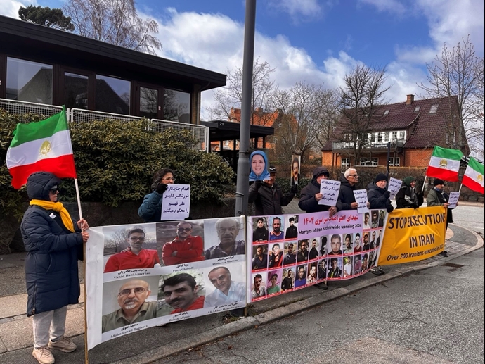 کپنهاگ - آکسیون ایرانیان آزاده در محکومیت اعدام جنایتکارانه زندانیان سیاسی - ۱۸فروردین کپنهاگ - آکسیون ایرانیان آزاده در محکومیت اعدام جنایتکارانه زندانیان سیاسی - ۱۸فروردین