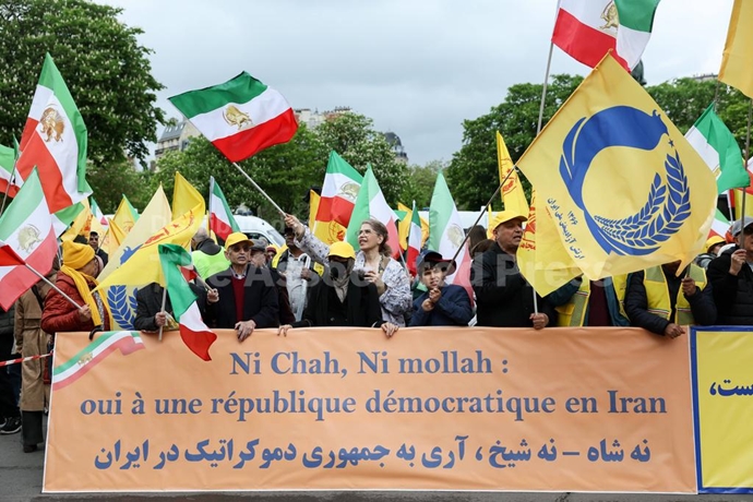 گزارش تصویری آسوشیتدپرس از تظاهرات ایرانیان در پاریس