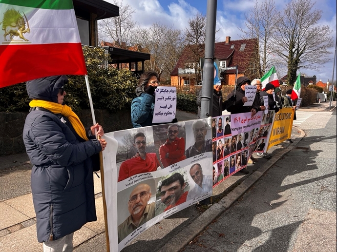 کپنهاگ - آکسیون ایرانیان آزاده در محکومیت اعدام جنایتکارانه زندانیان سیاسی - ۱۸فروردین کپنهاگ - آکسیون ایرانیان آزاده در محکومیت اعدام جنایتکارانه زندانیان سیاسی - ۱۸فروردین