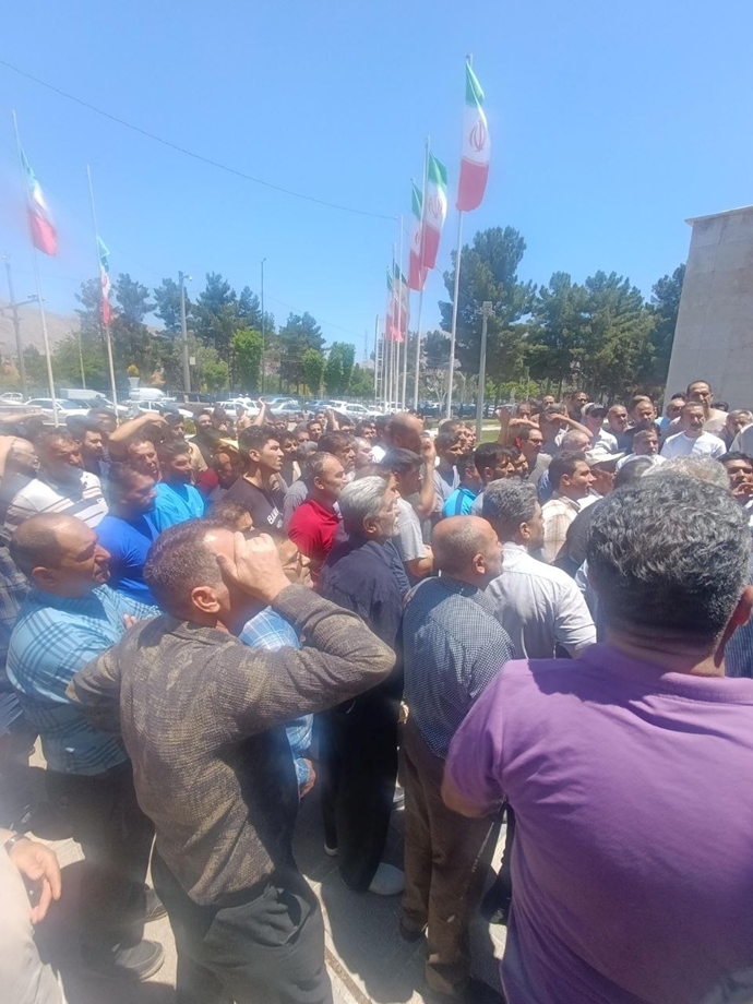 تجمع اعتراضی نانوایان در کرمانشاه تجمع اعتراضی نانوایان در کرمانشاه