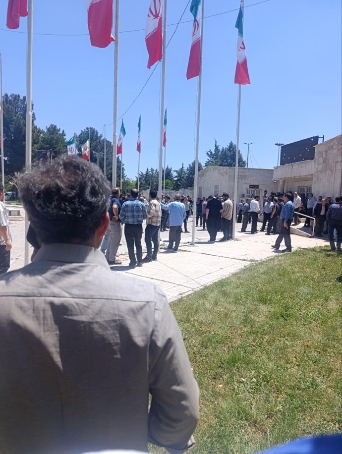 تجمع اعتراضی نانوایان در کرمانشاه تجمع اعتراضی نانوایان در کرمانشاه