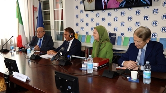 کنفرانس در بنیاد لوئیجی ایناودی در ایتالیا 