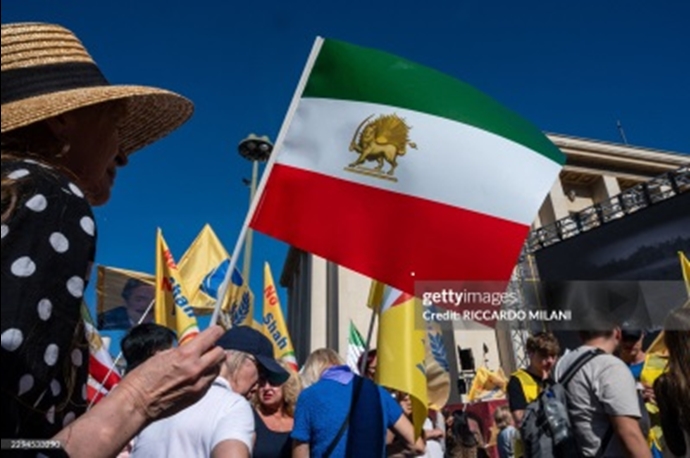 آژانس تصویری گتی ایمیج؛ انعکاس تظاهرات ایرانیان آزاده در گرامیداشت قیام ۱۴۰۱ در پاریس